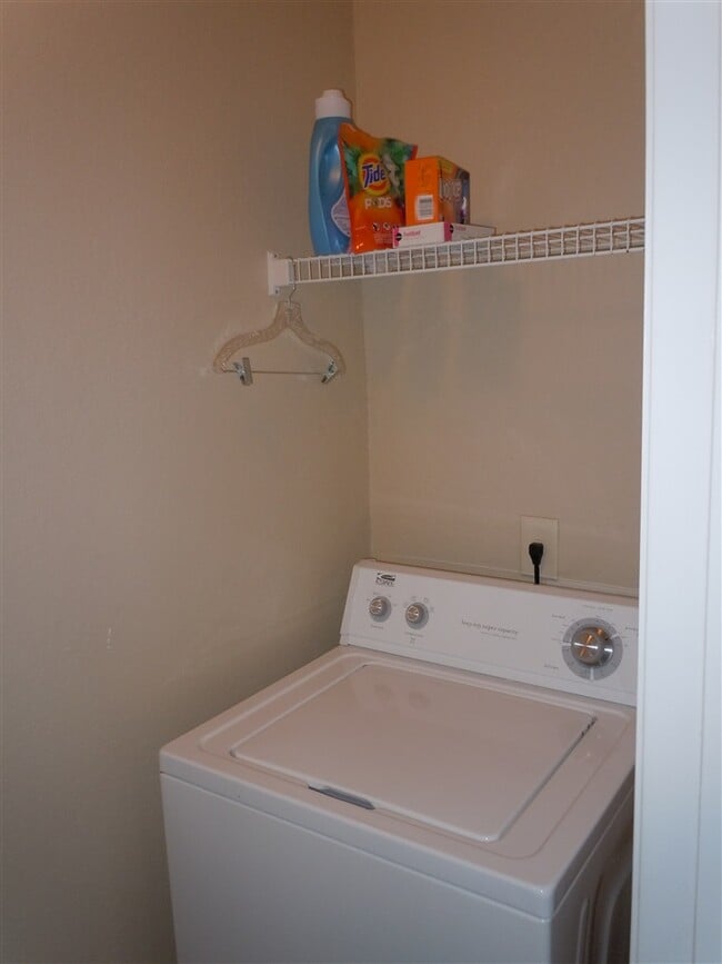 Building Photo - 260 Old Village Center Cir