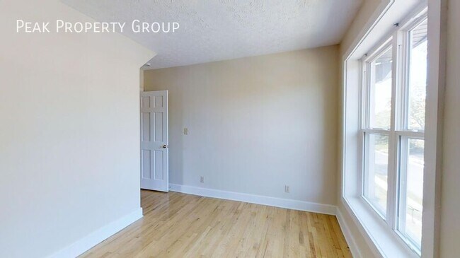 Building Photo - 1379 Indianola Ave