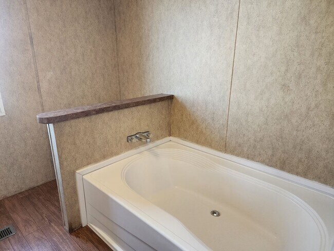 Building Photo - 1212 N Avenue K