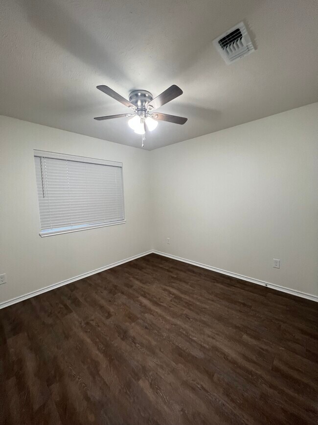 Building Photo - 3927 Brynlee Cir