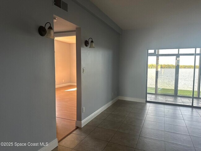 Building Photo - 1605 Minutemen Causeway