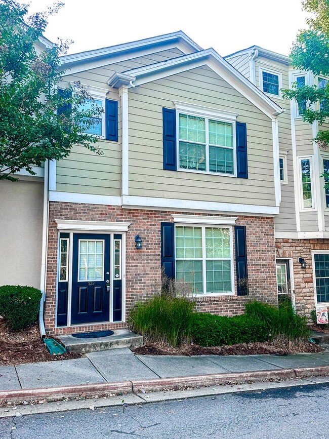 Building Photo - Large townhome in great Canton location