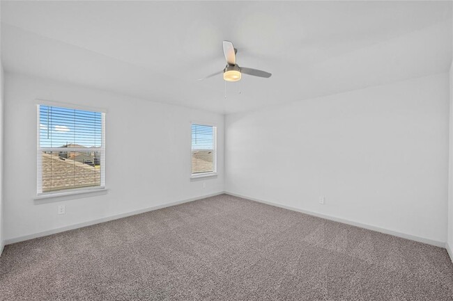 Building Photo - 136 New Hvn St