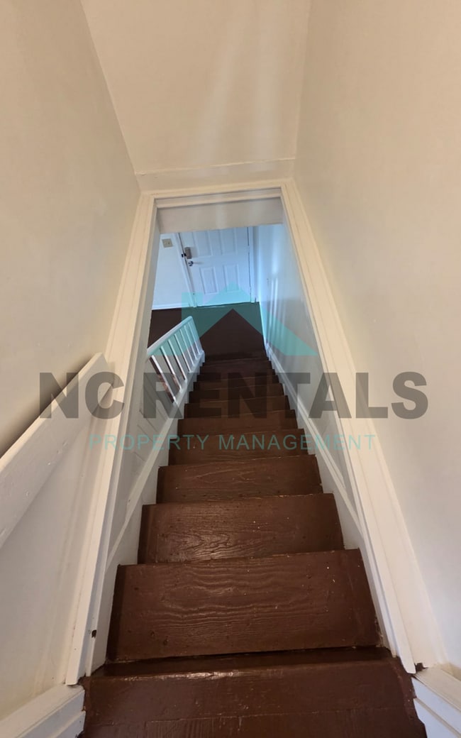 Building Photo - 1012 Nancy Ln SE