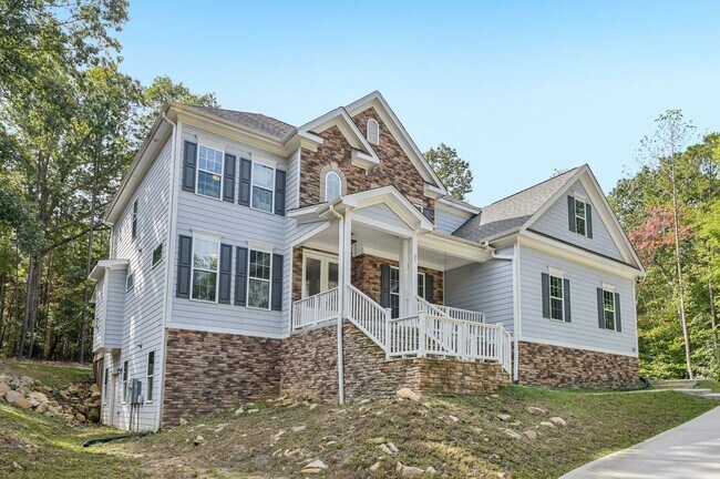 Building Photo - Luxury 5 Bed, 3.5 Bath Home on Large Lot !...