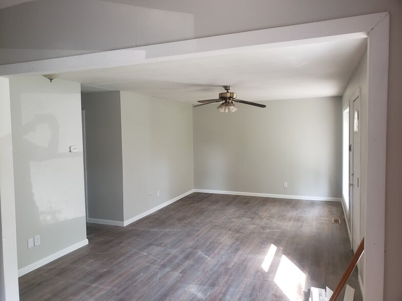 Building Photo - 22 Steeplechase Dr