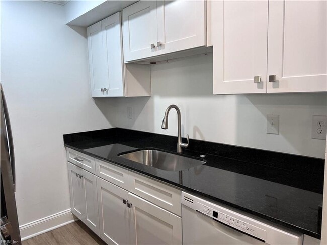 Building Photo - 947 Wildwood Square Ct