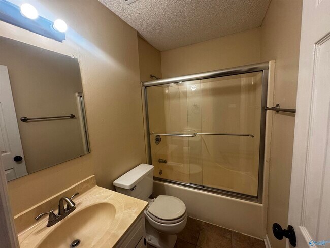 Building Photo - 1307 Liberty Dr