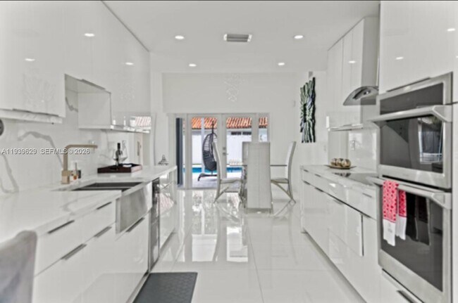 Building Photo - 20051 NW 64th Pl