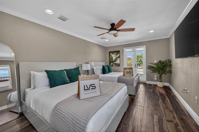 Building Photo - 1215 NE 1st St