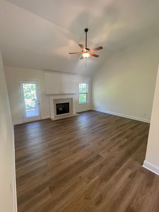 Building Photo - Ooltewah Rental 3 Bedrooms + Full Finished Basement