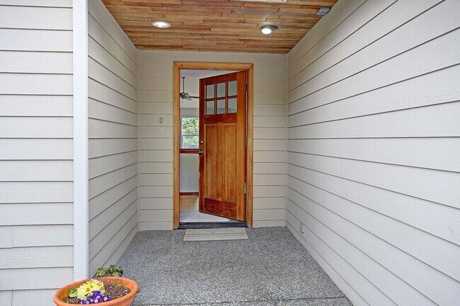 Building Photo - 185 Sky Vista Pl