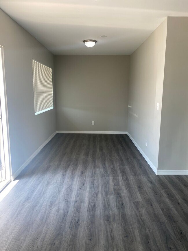 Building Photo - 5557 Arlington Rd