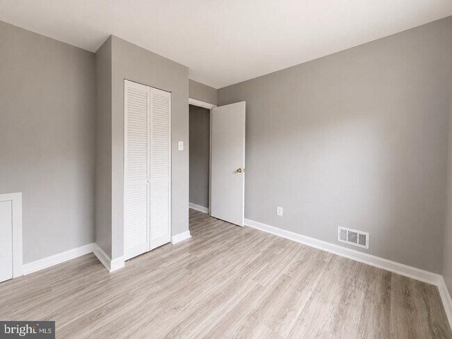 Building Photo - 14761 Ealing Ct