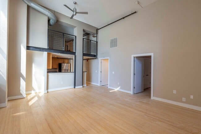 Building Photo - Cozy 1Bed/1Bath with Loft in Downtown Balt...