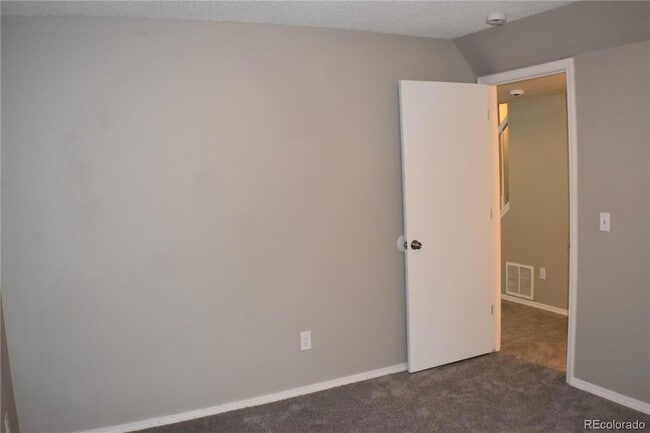 Building Photo - 952 Dancing Horse Dr