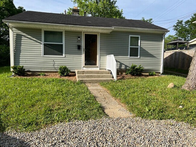 Primary Photo - 2171 Aberdeen Ave