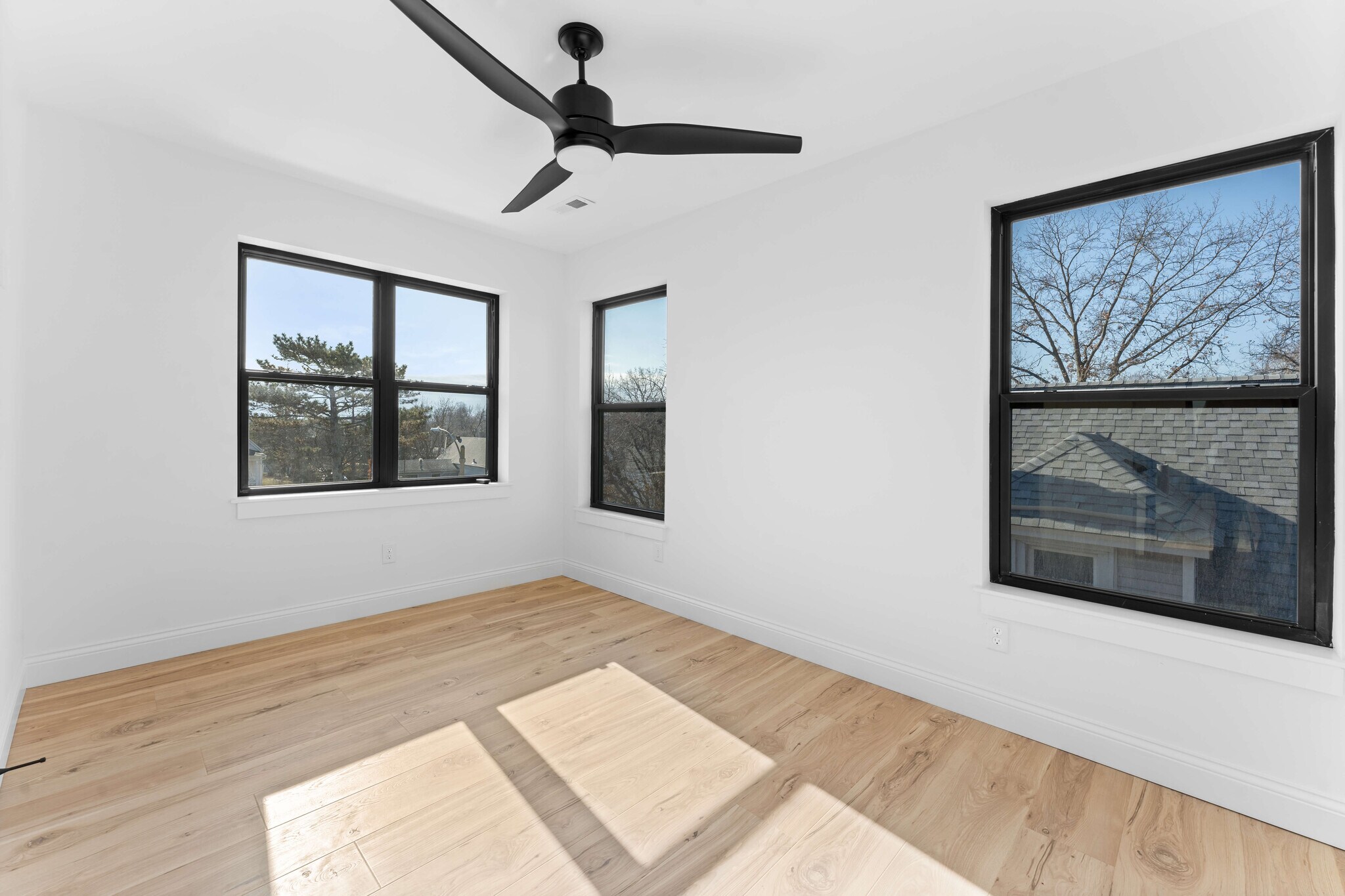 Building Photo - 6515 Nashville Ave