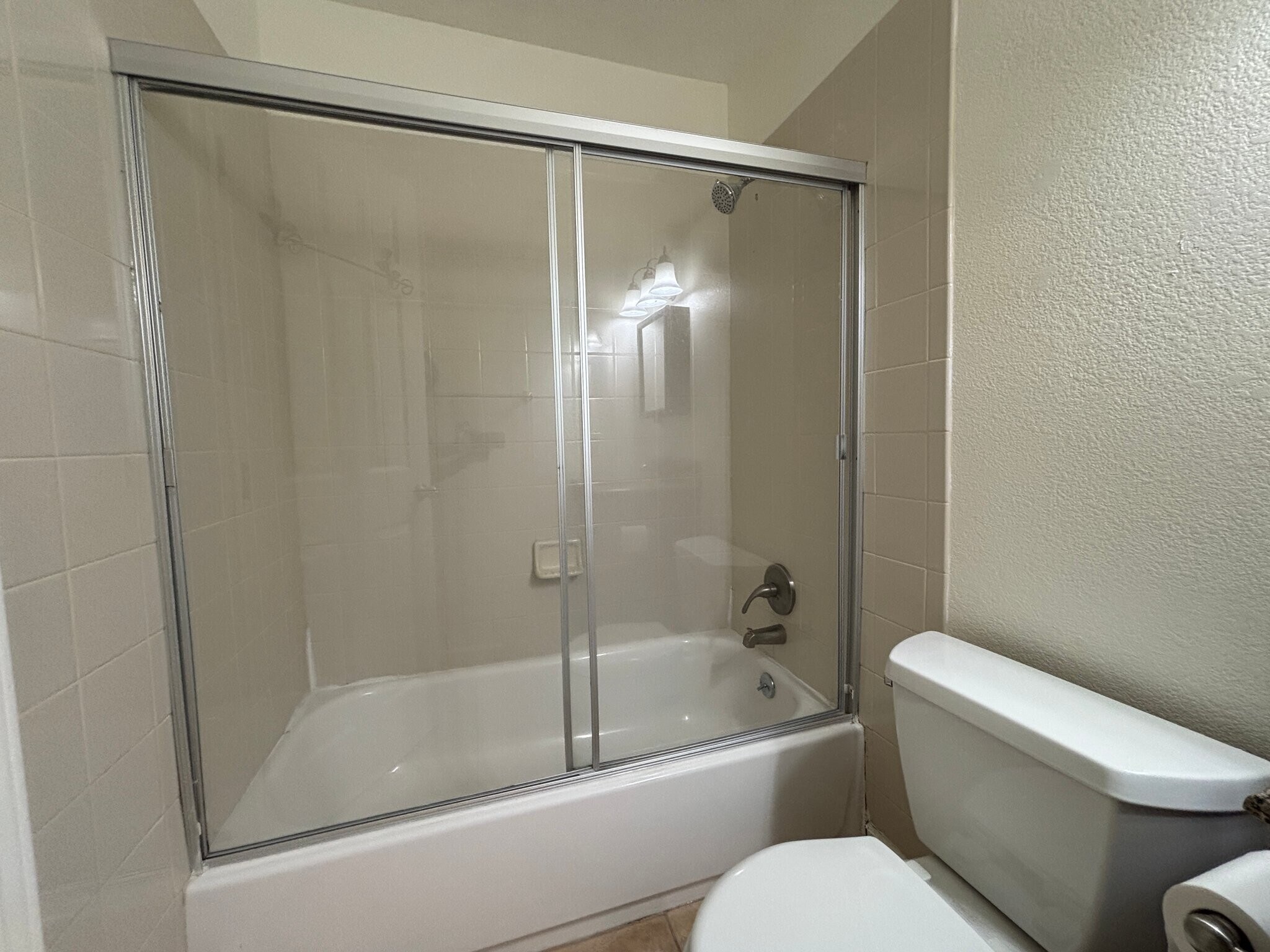 Building Photo - 3615 Sapphire Dr