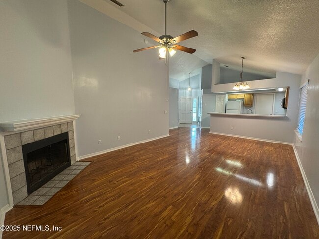 Building Photo - 7701 Leesburg Dr S
