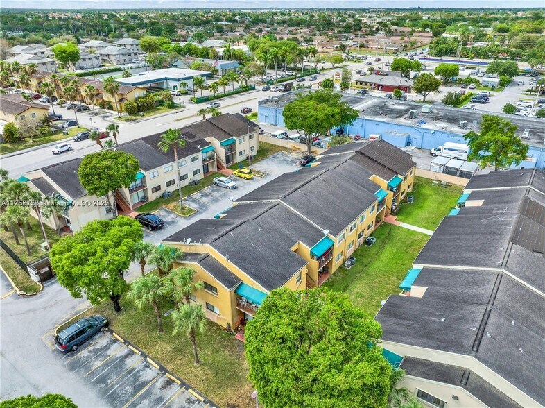 Building Photo - 7425 SW 152nd Ave
