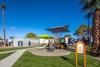 Building Photo - University Gardens