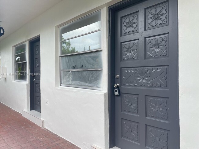 Building Photo - 2622 NW 24th St