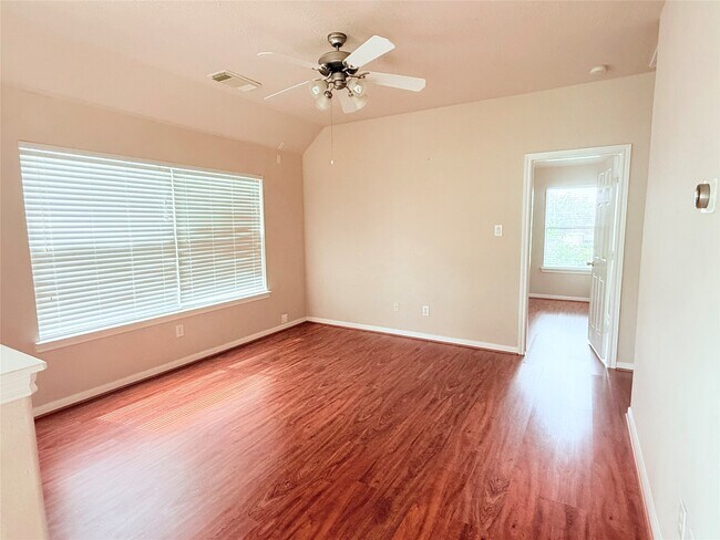 Building Photo - 13907 Normandy Ct