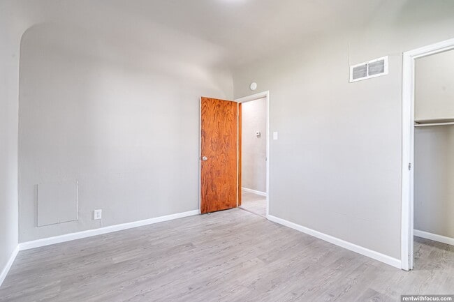 Building Photo - 524 Harrison St