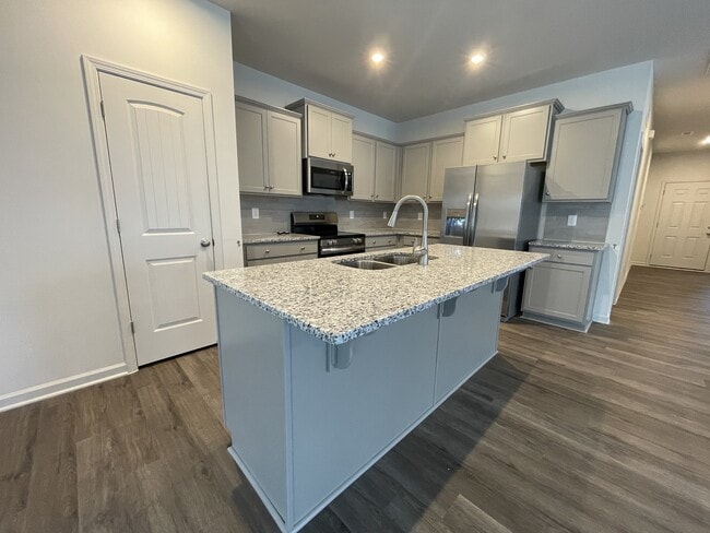 Building Photo - 6705 Hardwick Ln