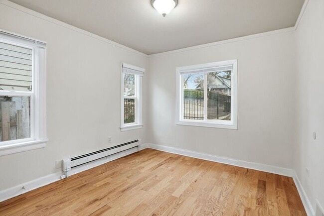 Building Photo - 508 E 19th Ave