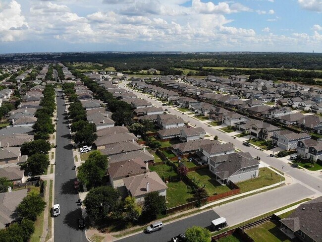Building Photo - 185 Housefinch Loop