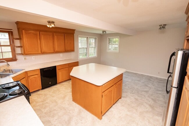 Building Photo - 1329 White House Blvd