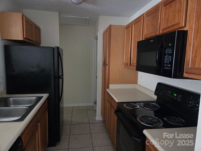 Building Photo - 437 Cedarcroft Dr