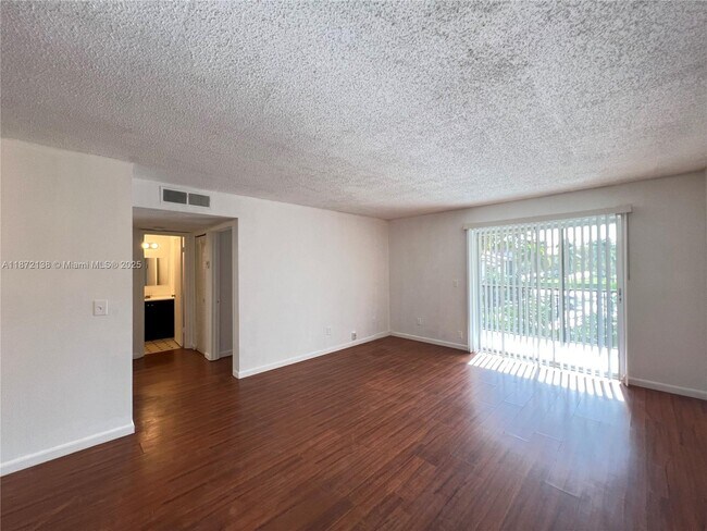 Building Photo - 1255 SW 46th Ave