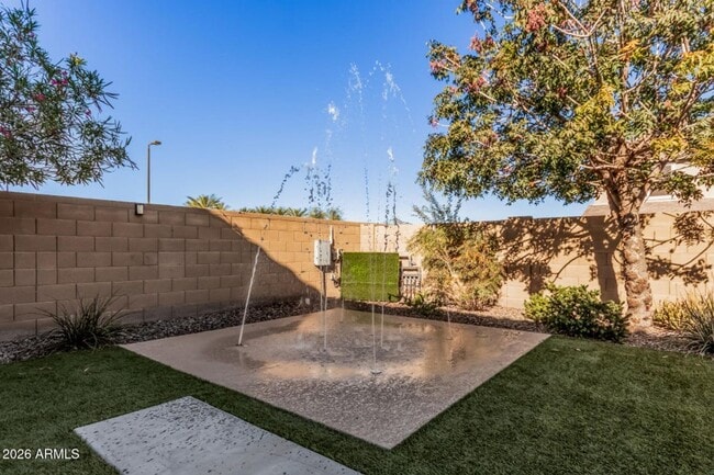 Building Photo - SFH 4-3