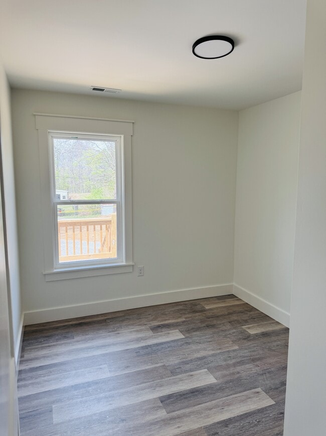 Building Photo - 221 Sheffield Dr