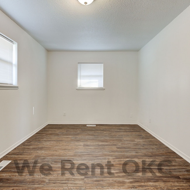 Building Photo - 1332 SW 77th Pl