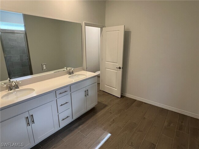 Building Photo - 2357 Avocado Ln
