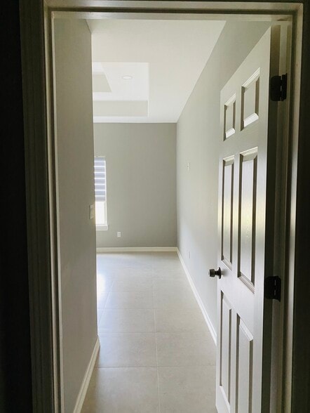 Building Photo - 3873 Tolosa St