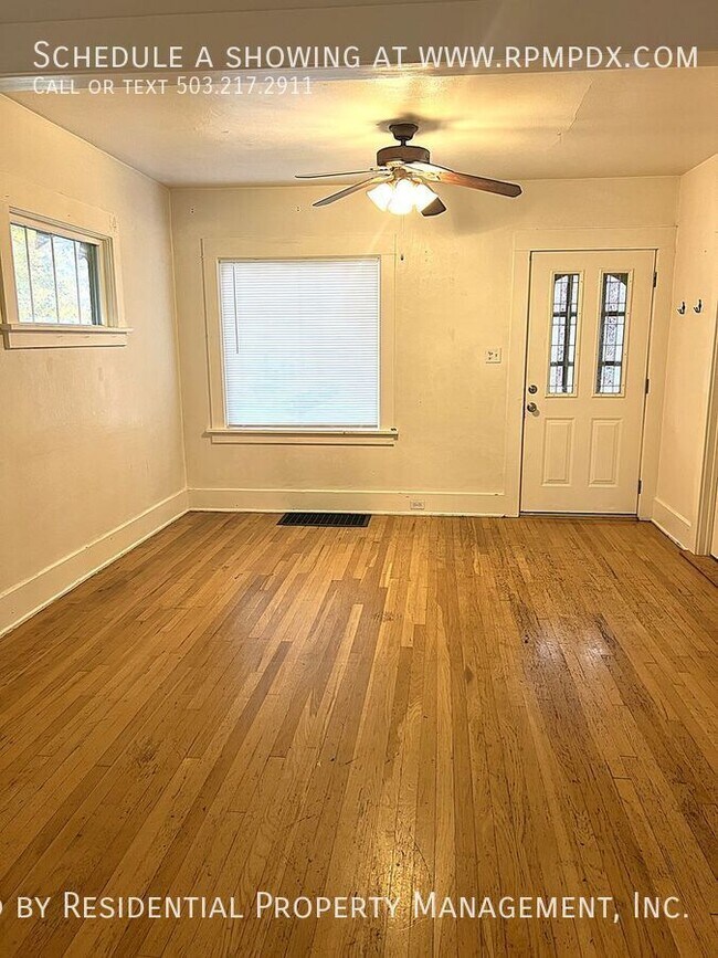 Building Photo - 214 NE Bryant St