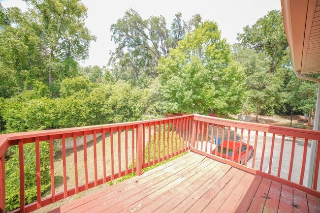 Building Photo - 741 White Dr