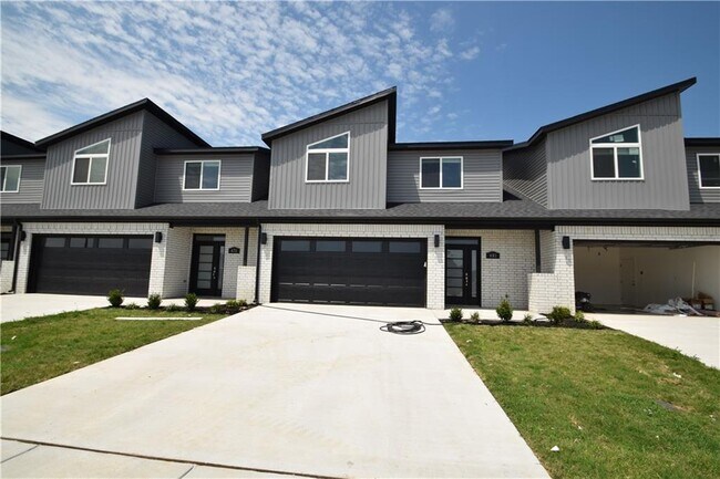 Building Photo - 481 Amethyst Rd