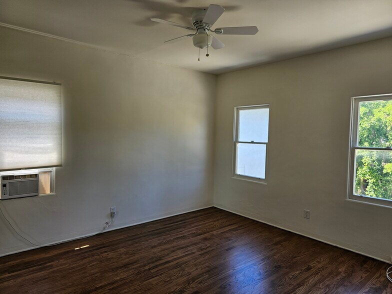 Building Photo - 751 N Edinburgh Ave