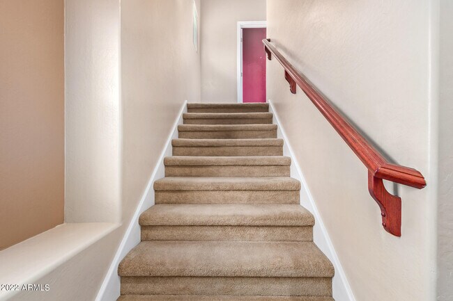 Building Photo - 2948 N Evergreen St