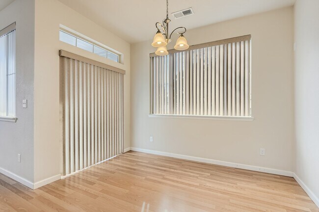 Building Photo - 9090 E Phillips Ln