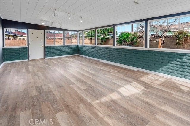 Building Photo - 22618 Elm Ave