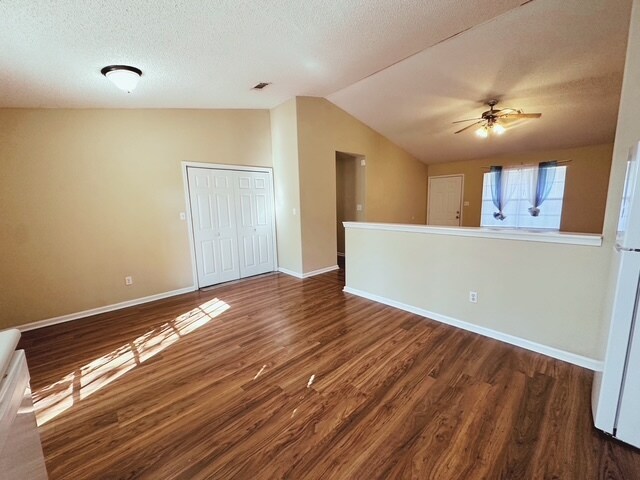 Building Photo - 102 Calli St