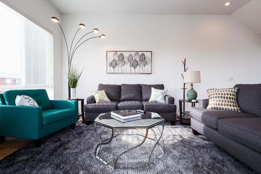 Building Photo - 3081 W 16th Ave