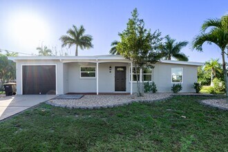 Building Photo - CLOSE TO HISTORIC DISTRICT AND PARKS